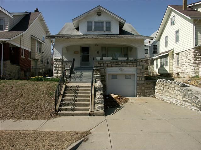 2nd image of 306 Chelsea Ave