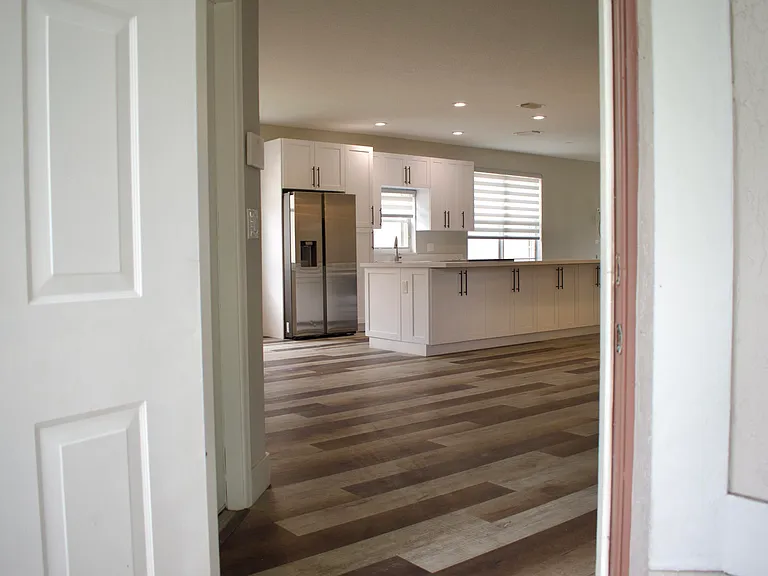 4907 Pelican Mnr — Photo 16