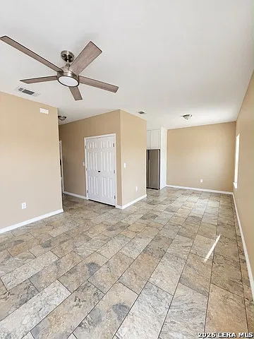 2 bed, 1.0 bath, 801 sqft, $1,000 — Photo 4