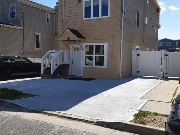 254 Arthur St, Freeport, NY 11520