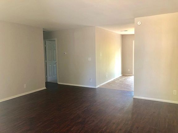 2nd image of 3731 Roseway Ln