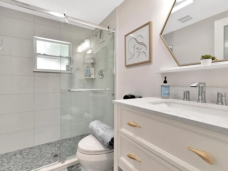 1807 Ivanhoe St #1807 — Photo 5
