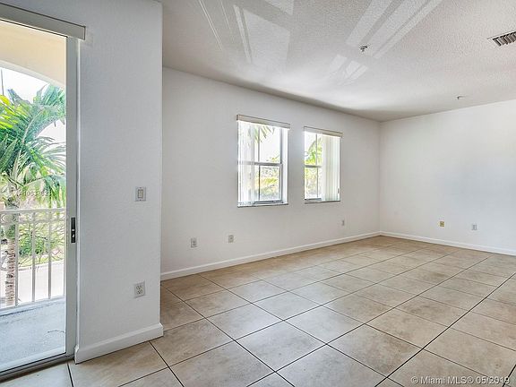4th image of 10022 NW 7th St Unit 206