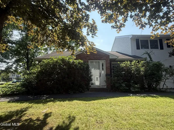175 Hague Boulevard # A, Glenmont, NY 12077