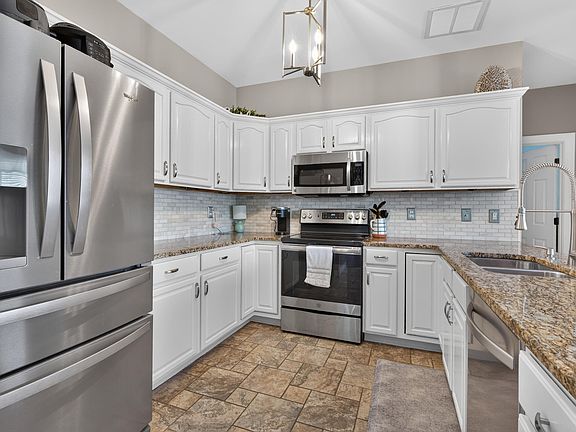 5th image of 1029 Cedar Ridge Ln