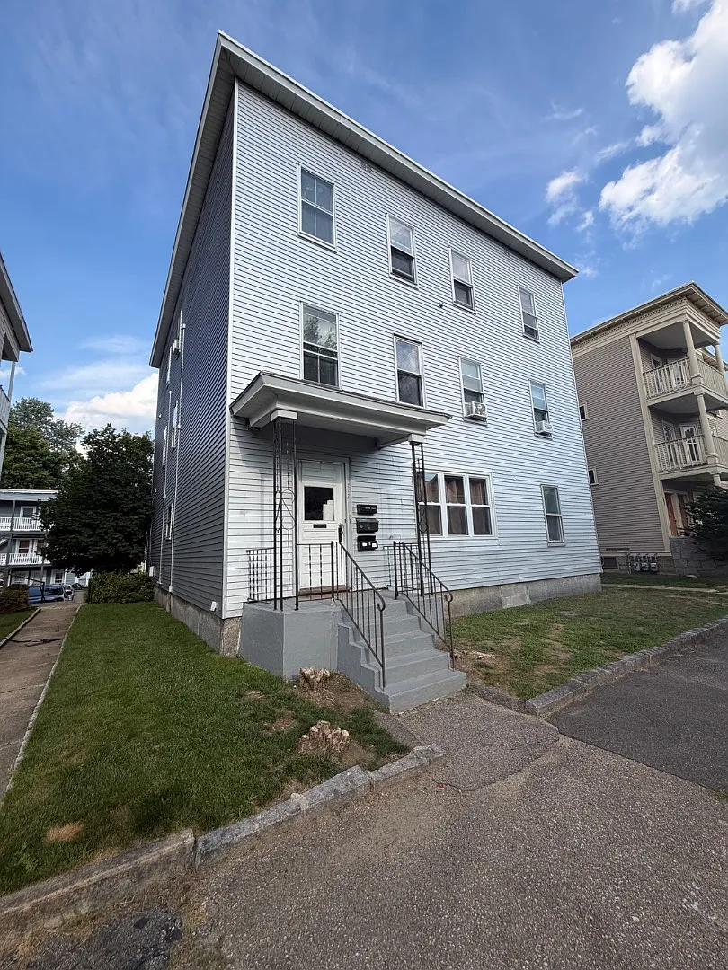 553 Dubuque St - Unit 3 — Photo 4