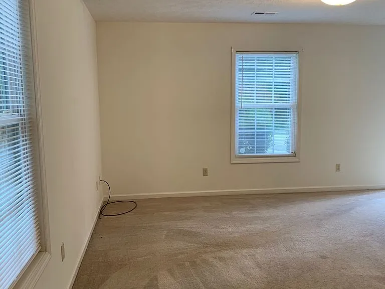1145 College St NW — Photo 7