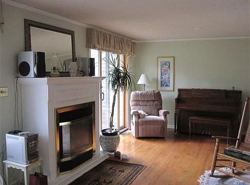 5th image of 187 Brickett Hill Cir