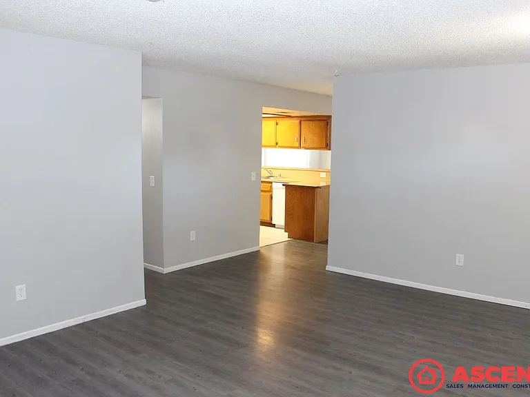 4609 Baybrook Way — Photo 3
