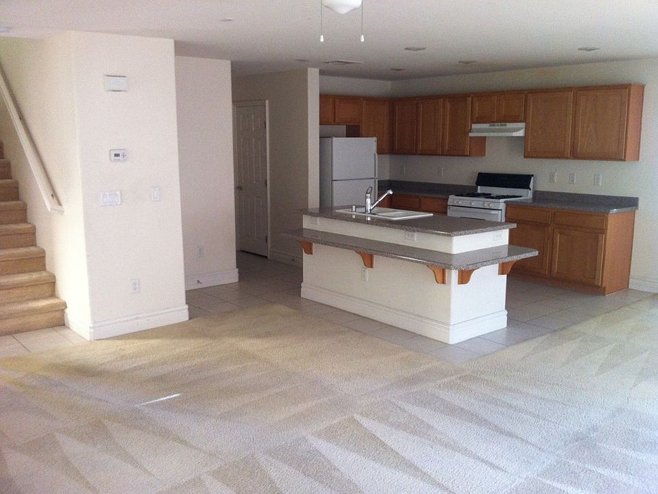 2nd image of 4779 Frankfurt Ct