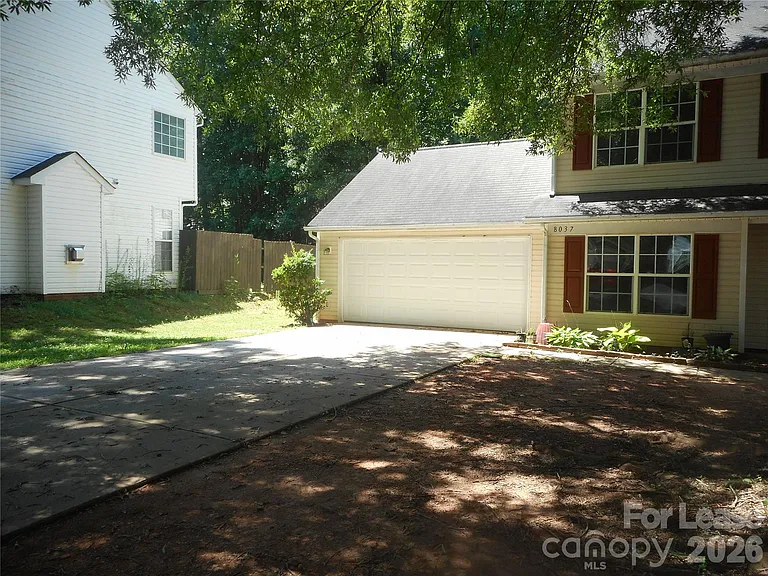 8037 Shiny Meadow Ln — Photo 21