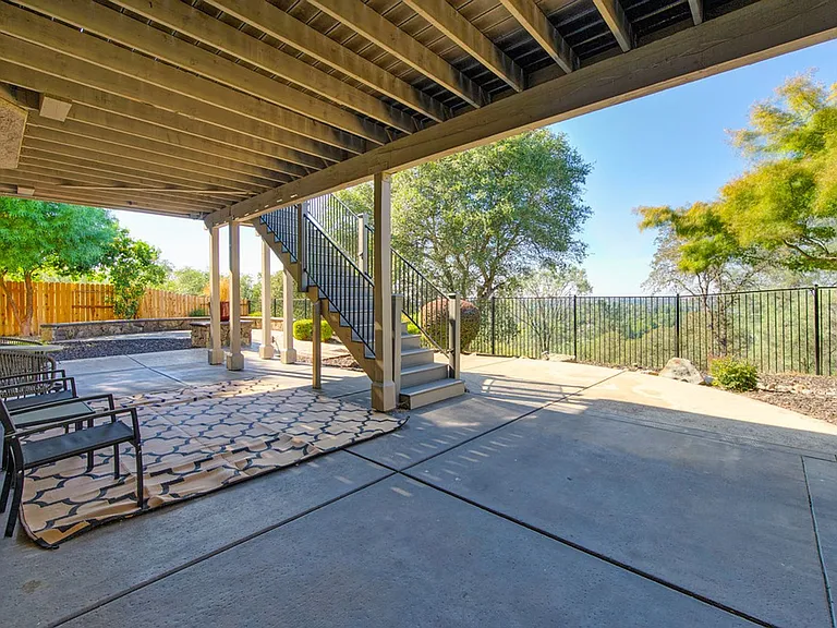 7029 Pembroke Way — Photo 105