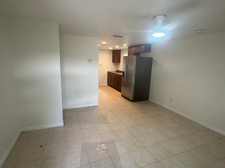 9313 Eastfield Rd #B — Photo 5