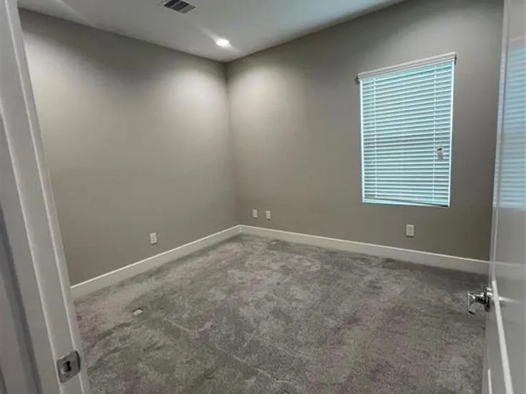 1224 Upton St — Photo 33