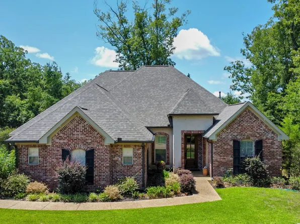 100 Bentwood Dr, Clinton, MS 39056