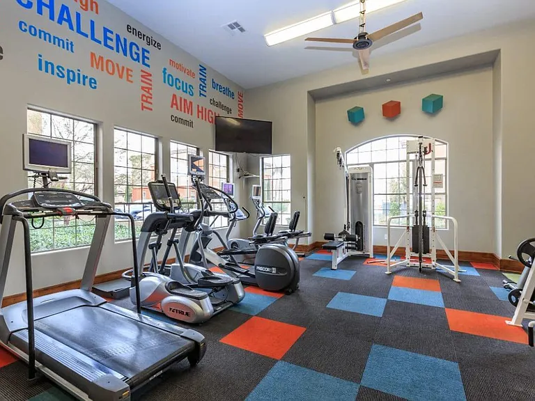 Montecito Pointe Apartments — Photo 18