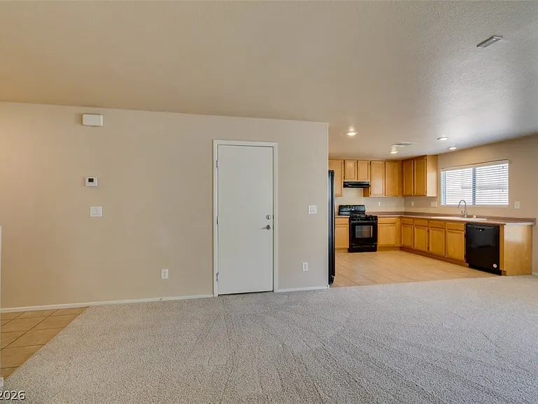 186 Gilliflower Ave #0 — Photo 9