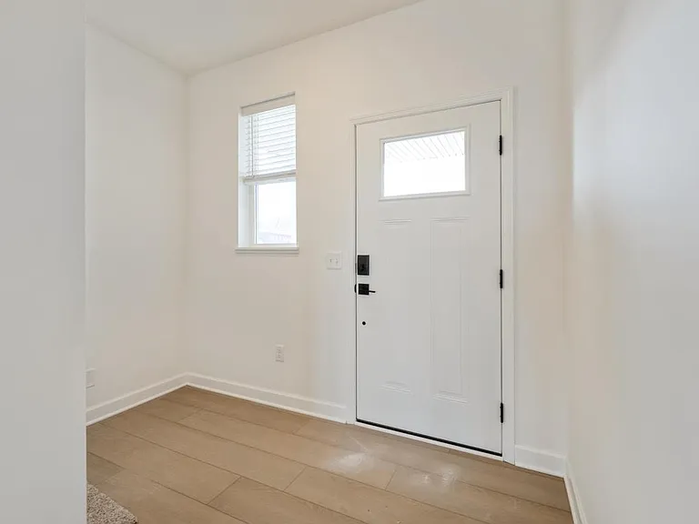 2529 Green Ash Ave — Photo 7