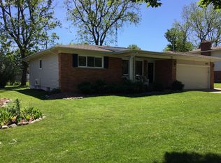 421 Sleepy Hollow Dr, Flushing, MI 48433