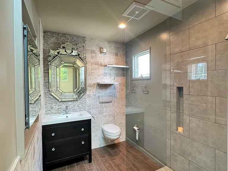 747 N Harper Ave #A — Photo 10