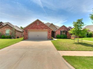 19109 Pinehurst Trail Dr, Edmond, OK 73012