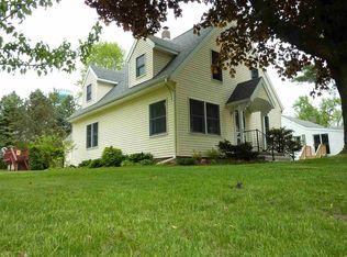 313 N Pine St, Hortonville, WI 54944