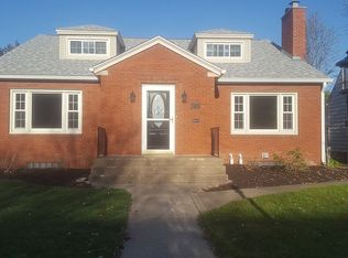 2023 37th St, Rock Island, IL 61201