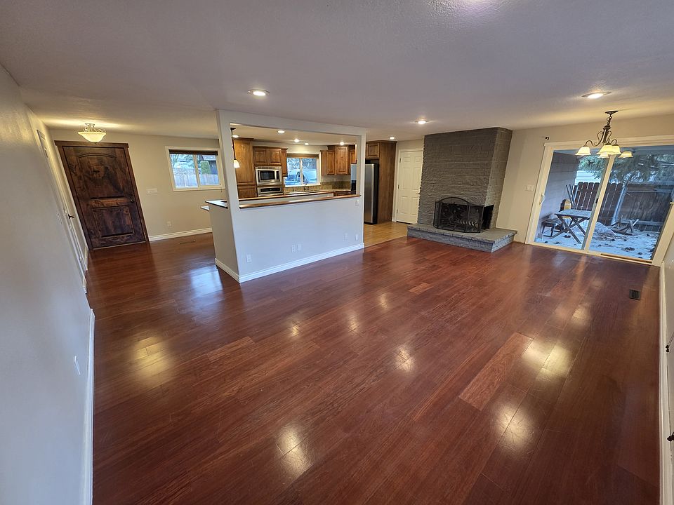 1st image of 6211 E Moreland Dr