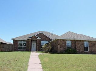 1220 Douglas Cir, Noble, OK 73068