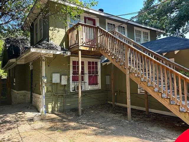 Building Photo 3