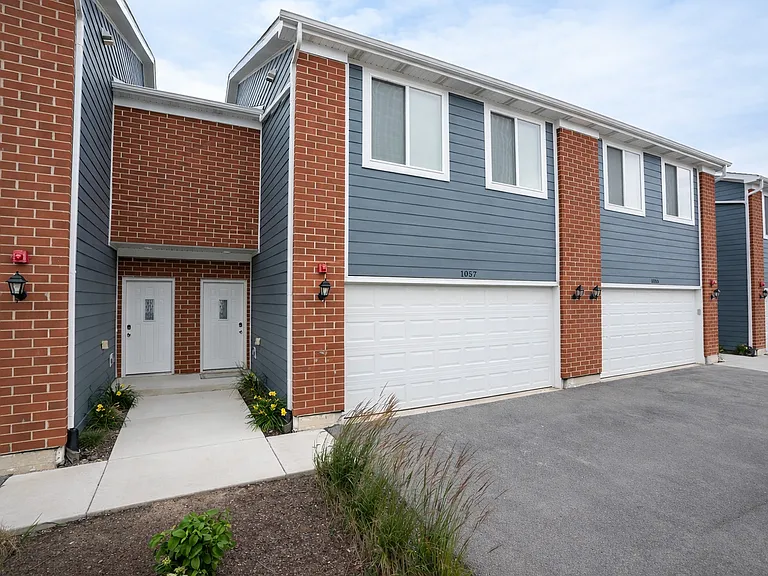 1057 Gillespie Ln #1057 — Photo 2