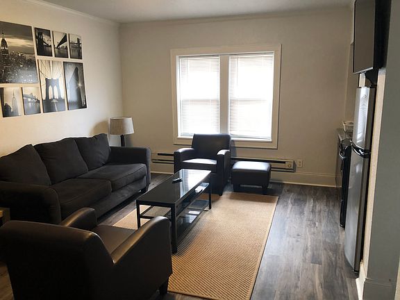 2nd image of 1521 W Kilbourn Ave #05fed2faa