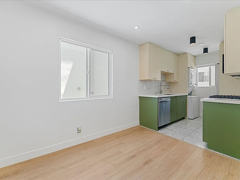 6615 Franklin Ave. — Photo 3