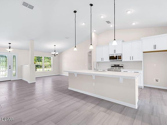 5th image of 29 Lancelot Dr