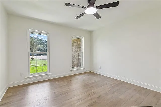 4 bed, 2.5 bath, 2375 sqft, $2,550 — Photo 2