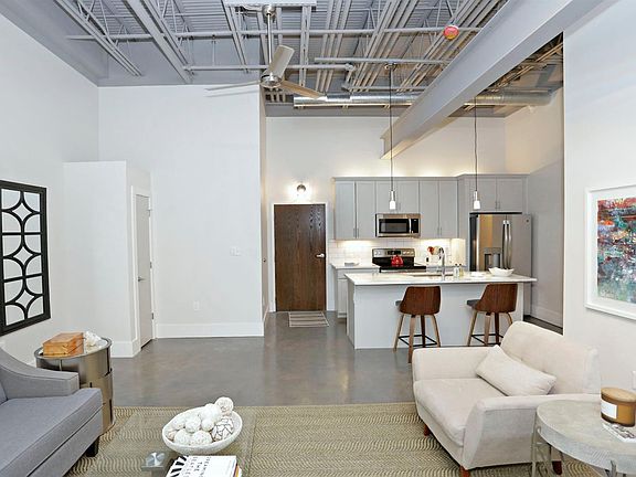 5th image of 480 Skain St #204