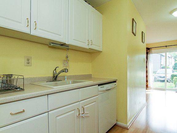 3rd image of 7280 Larrup Ct