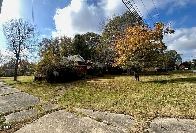 1st image of 626 W Harden St