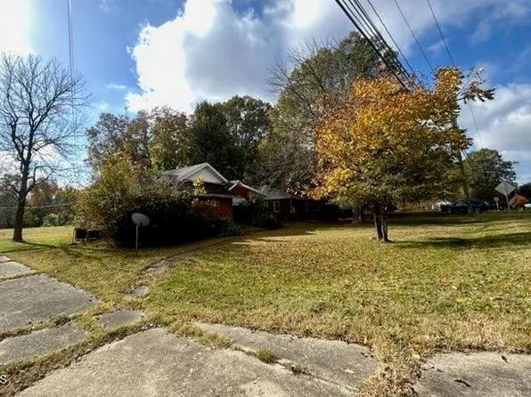 626 W Harden St, Graham, NC 27253