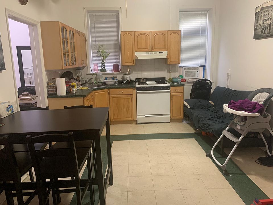 Living room & kitchen
