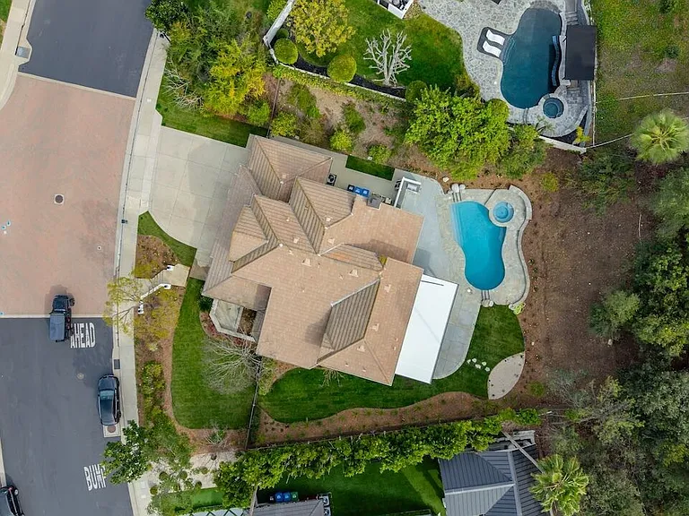 18500 Saint Moritz Dr — Photo 70