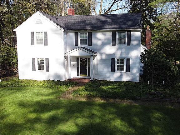 5th image of 115 College Ln