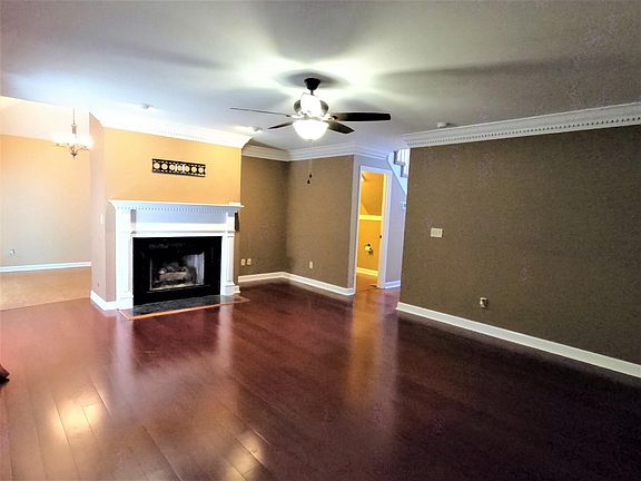 3rd image of 1414 Kenton Way