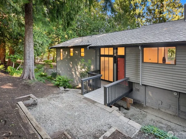 2807 NE 183rd Street, Lake Forest Park, WA 98155