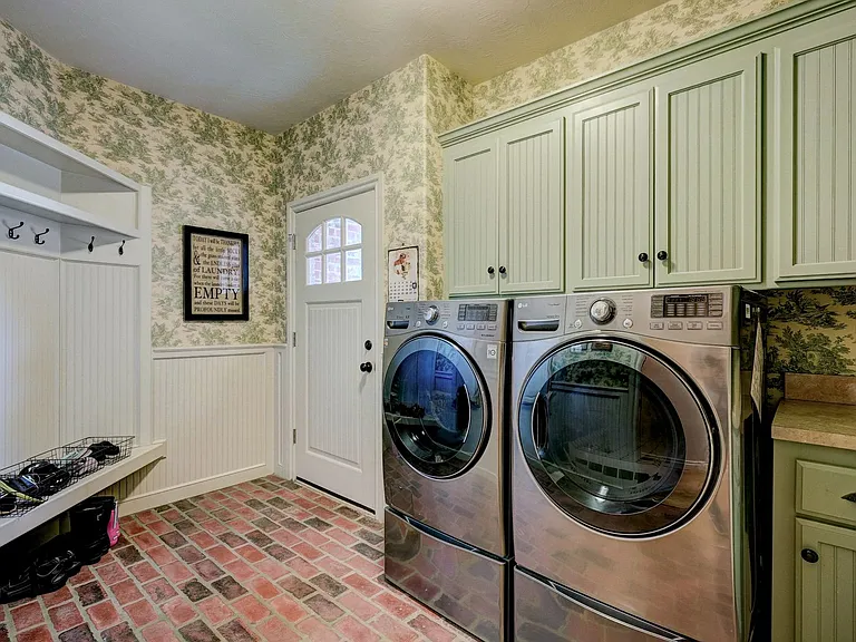 3116 Beacon Hill St — Photo 35