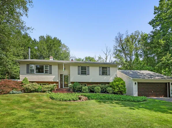 39 Bykenhulle Road, Hopewell Junction, NY 12533