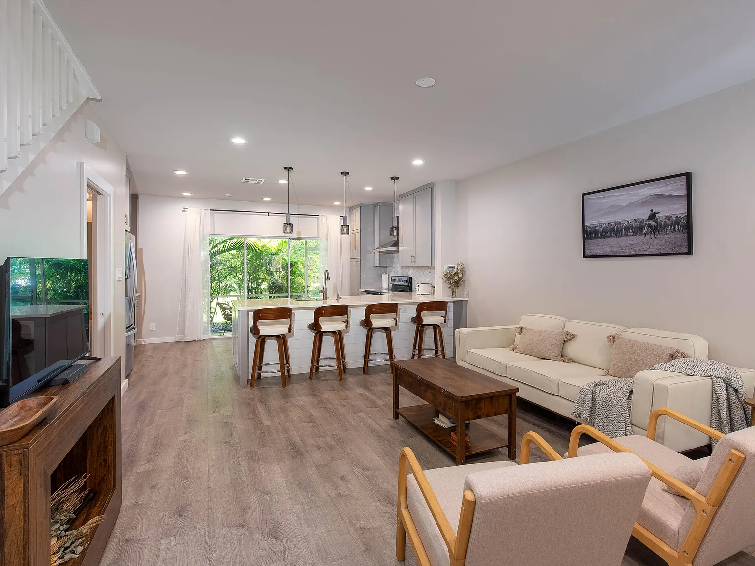 2 bed, 2.5 bath, 1219 sqft, $3,000 — Photo 3