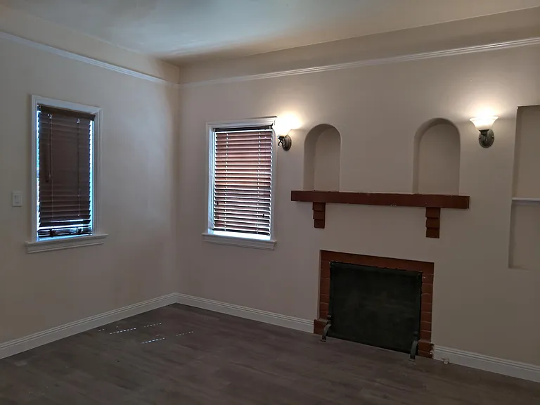1321 E Mabel St — Photo 35