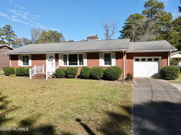 105 Edgelea Avenue, Williamston, NC 27892
