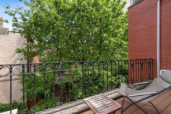 Rented by Corcoran | media 28